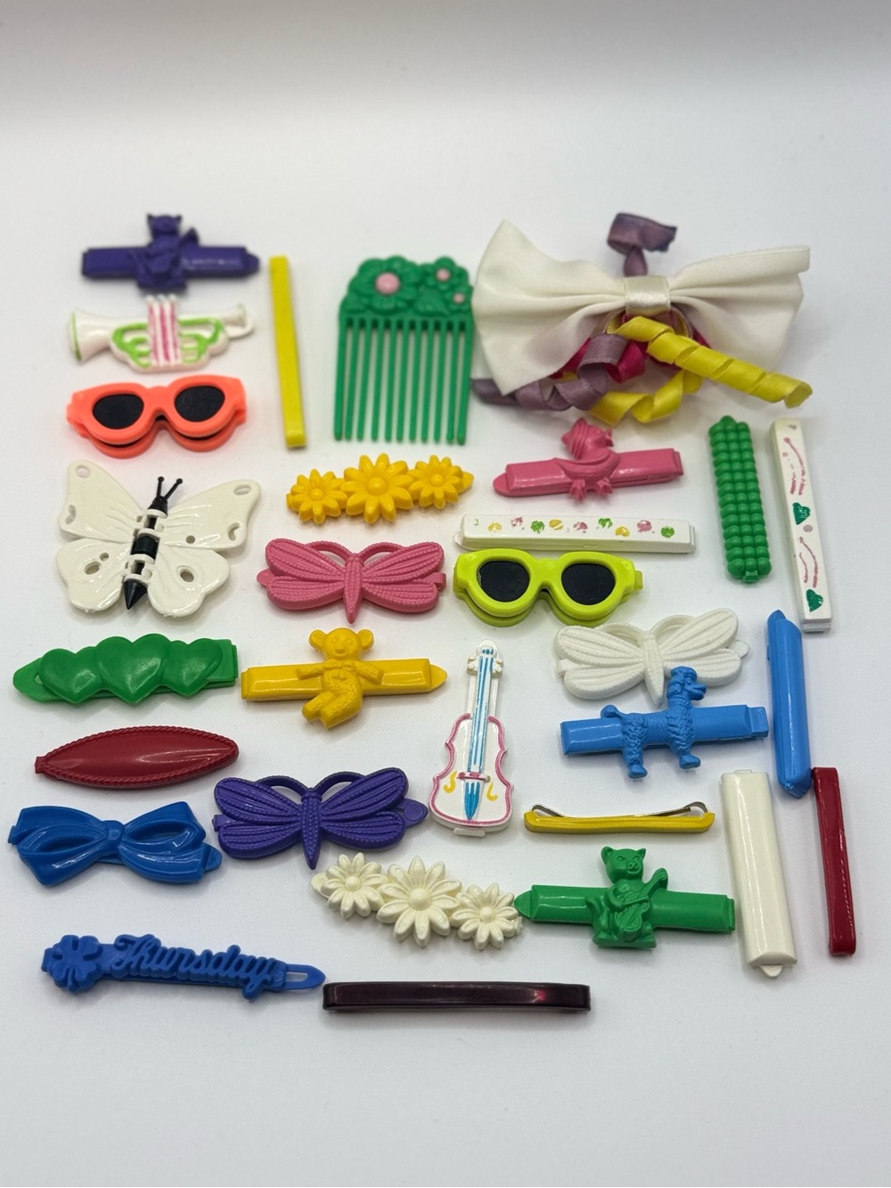 Lot of 30 Vintage Plastic Hair Accessories Colorful Novelty Barrettes